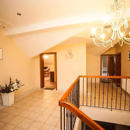 Dom Na Wzgórzu Gardenia Bed and breakfast 3*