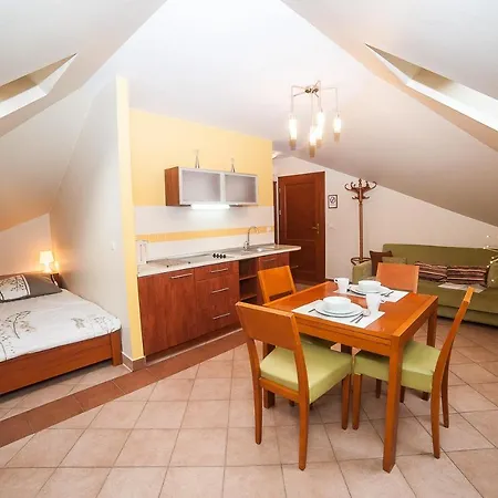 Dom Na Wzgorzu Gardenia Frühstückspension 3*