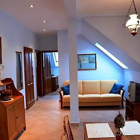 Dom Na Wzgórzu Gardenia Bed and breakfast 3*