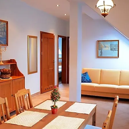 Dom Na Wzgórzu Gardenia Bed and breakfast 3*